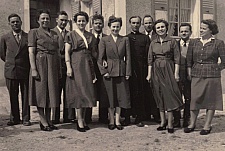 1953-paques_Egrenay_Gilbert+10freres&soeurs.jpg